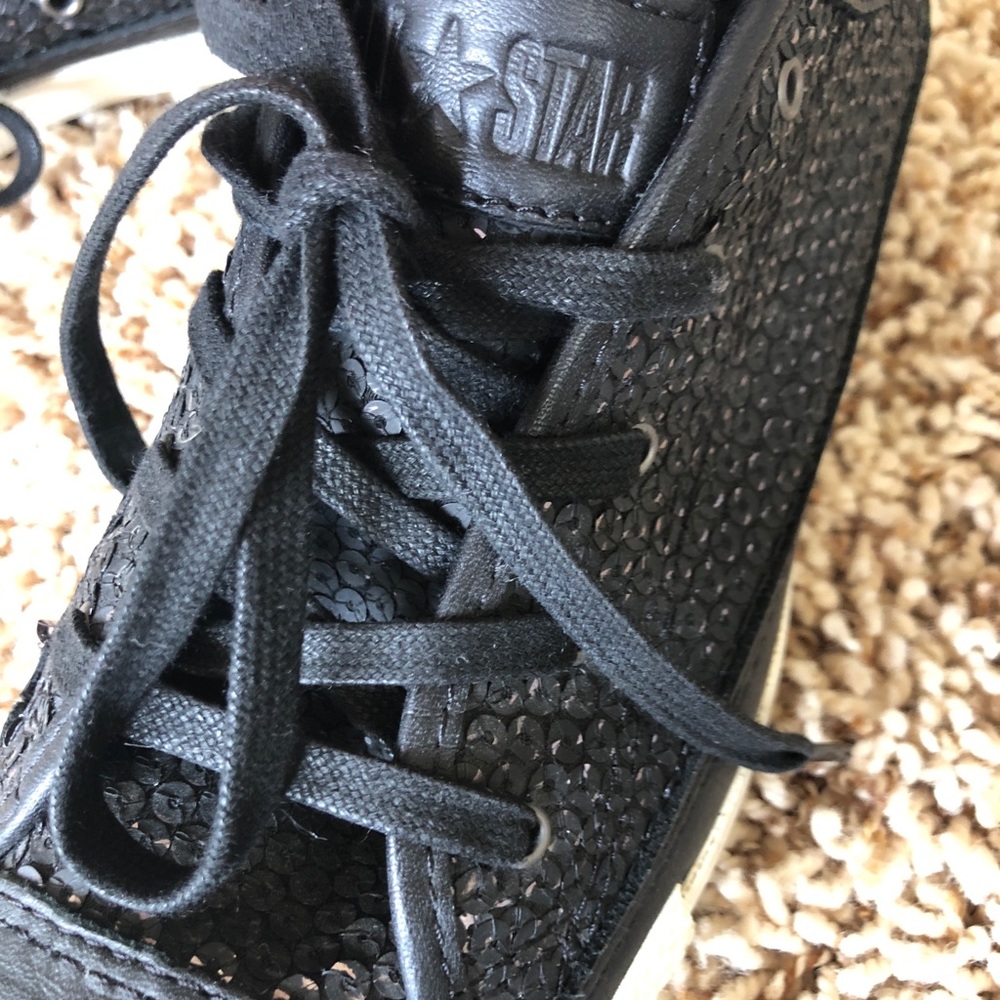 Converse - Picture 3 of 4